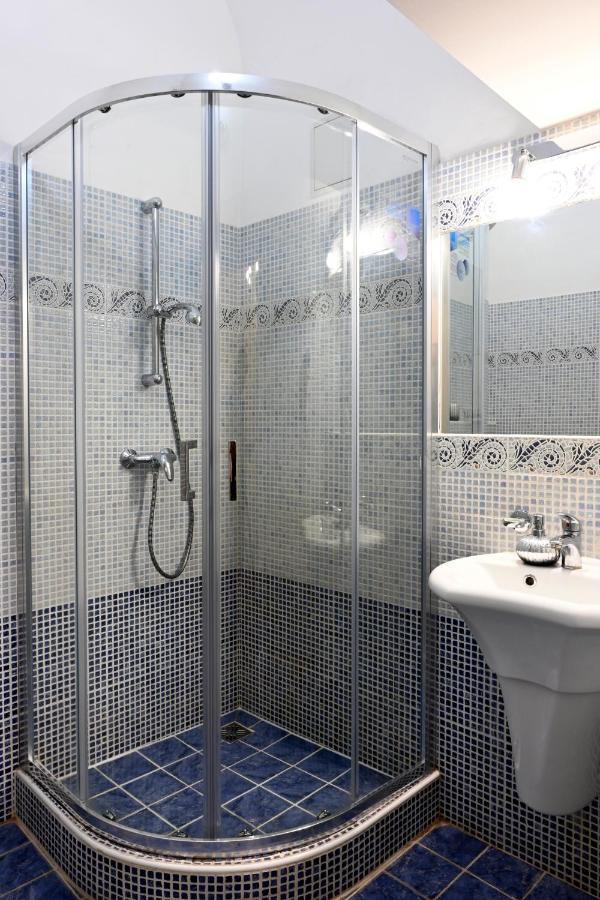 Hotel Boucek 克罗梅日什 外观 照片