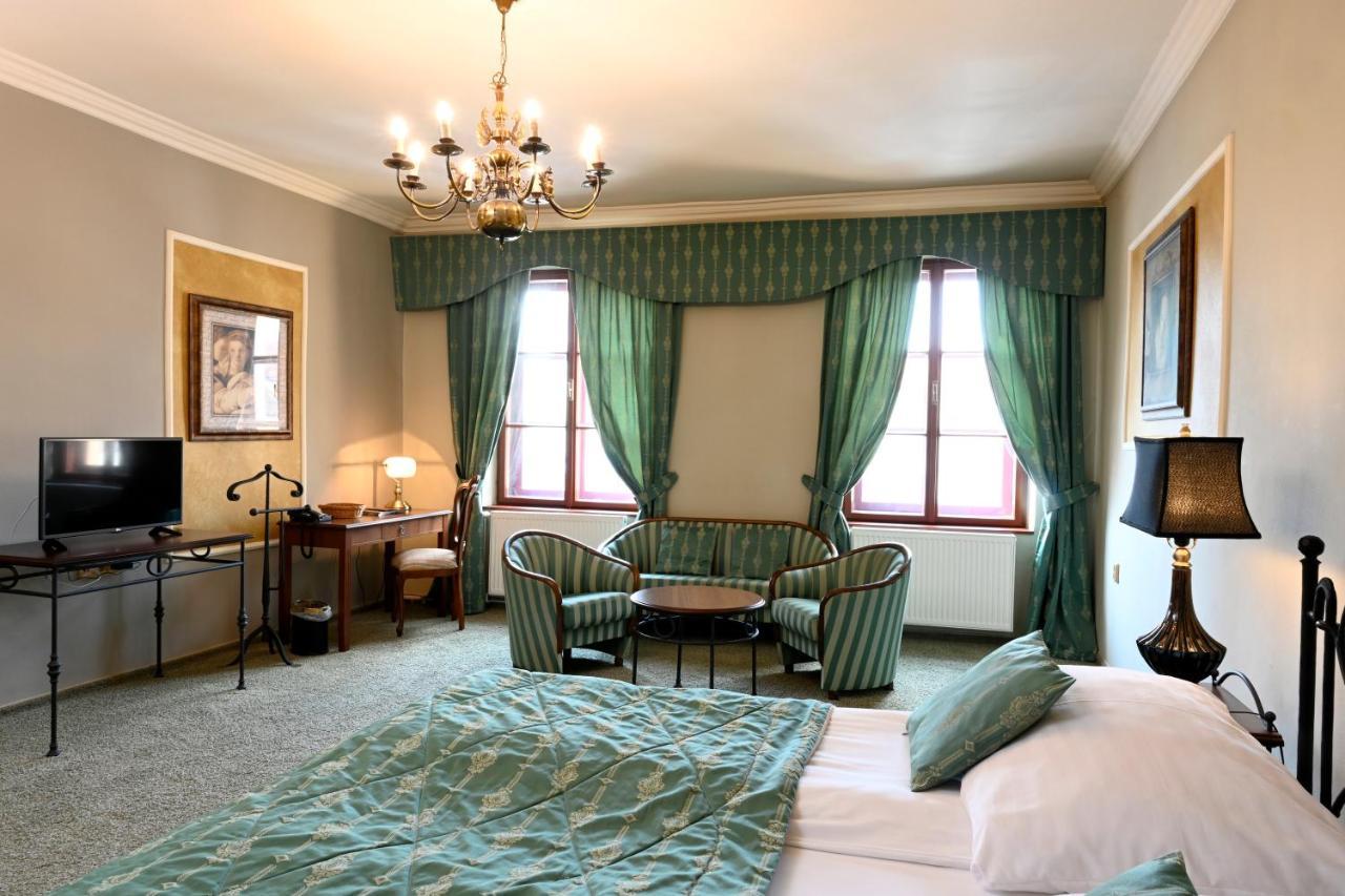 Hotel Boucek 克罗梅日什 外观 照片