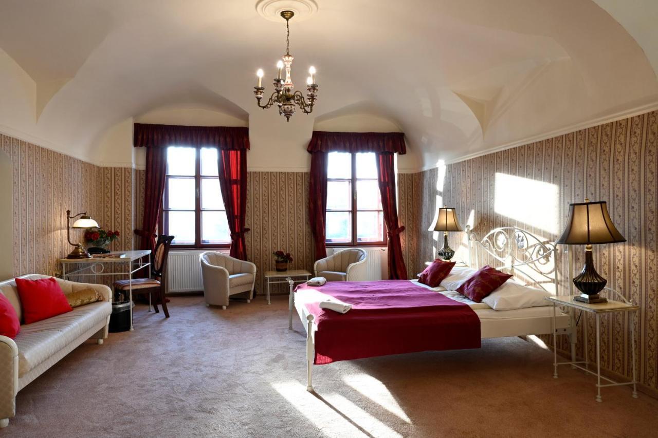 Hotel Boucek 克罗梅日什 外观 照片