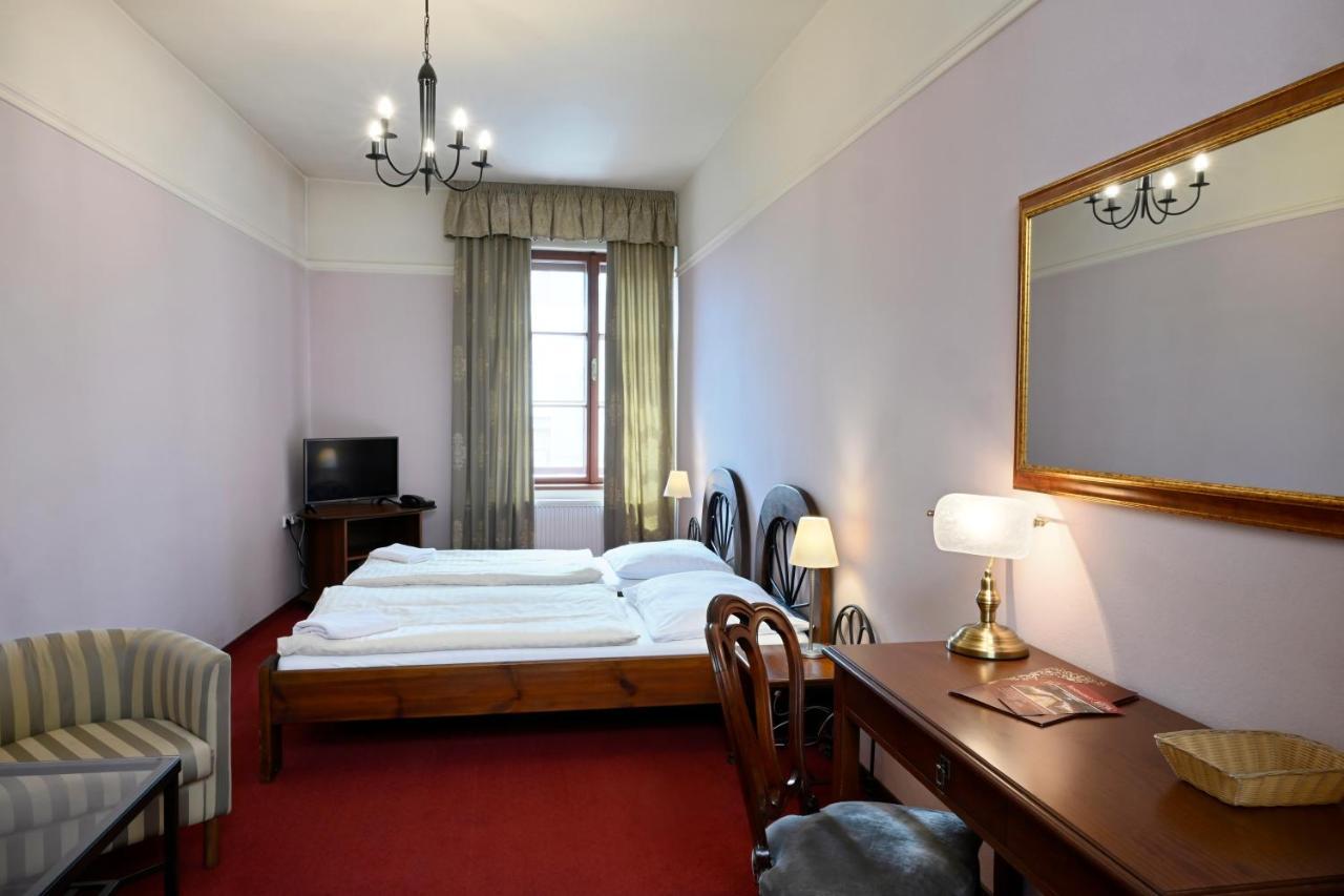 Hotel Boucek 克罗梅日什 外观 照片