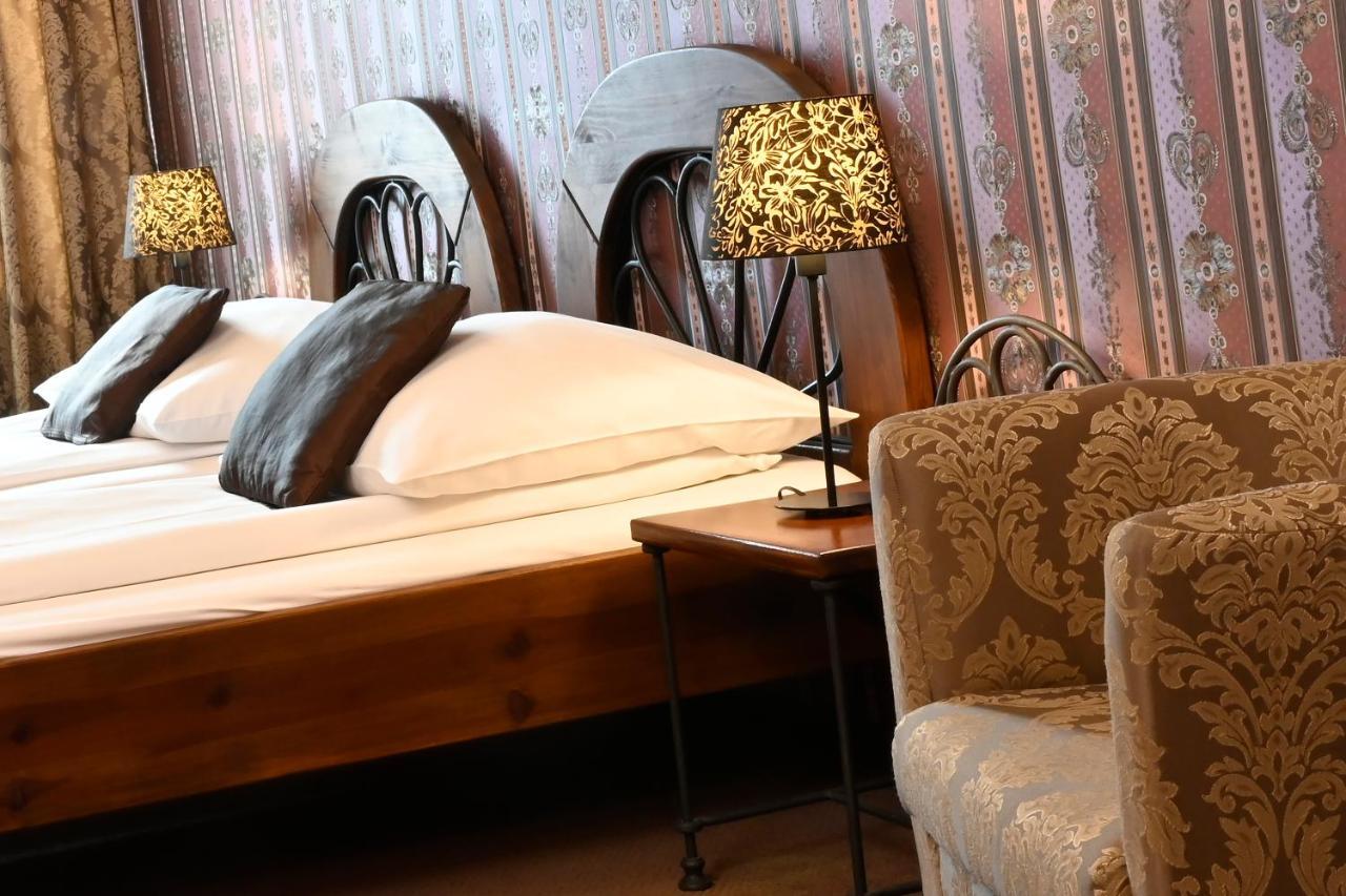 Hotel Boucek 克罗梅日什 外观 照片